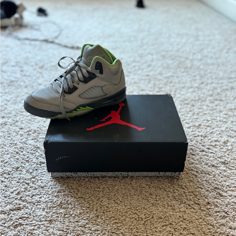 Jordan 5 retro Green Beans Size 5 Youth
